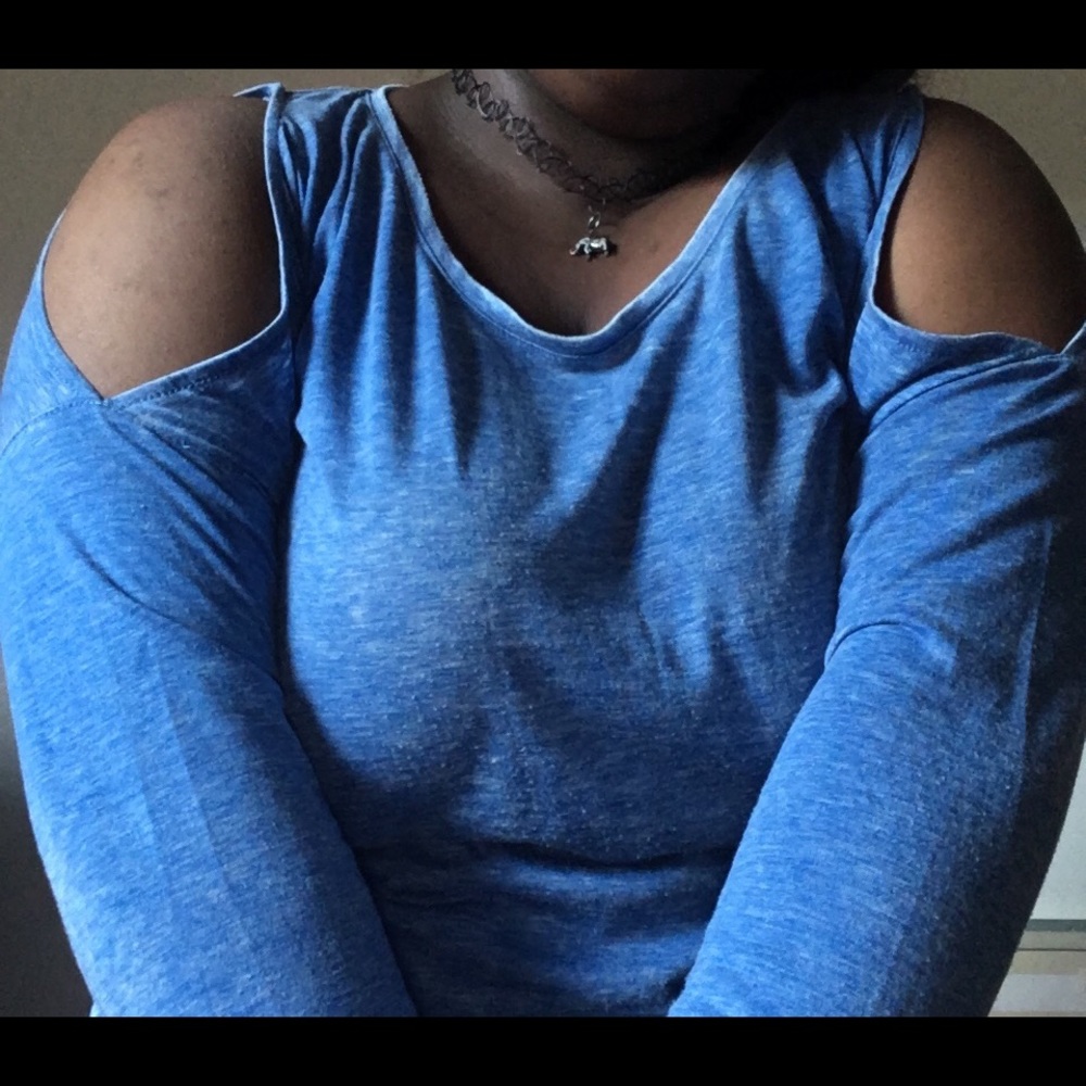Cold shoulder blue top!